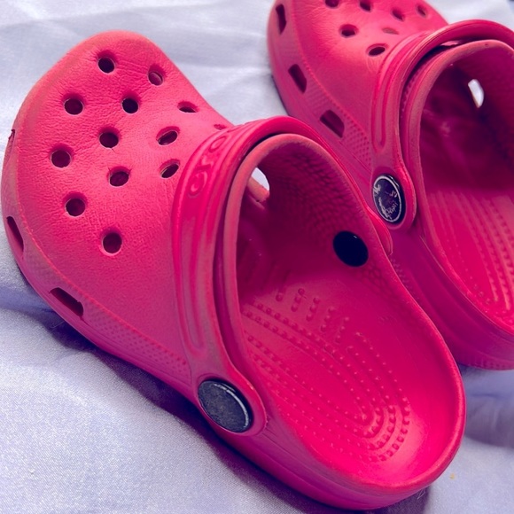 𝅺Pink Toddler Baby Crocs Size 6/7 - Picture 4 of 4